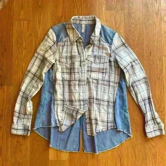 Free People Denim Chambray and Plaid Size XS Button Up Long Sleeve Shirt - Picture 1 of 9